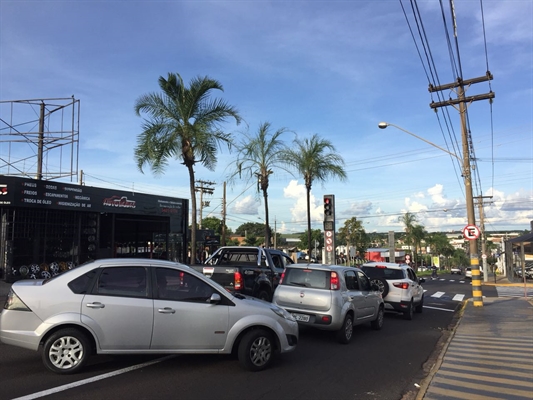 A rotatória existia há 14 anos no local e foi retirada por conta do atual fluxo de veículos (Foto: Gabriele Reginaldo/A Cidade)
