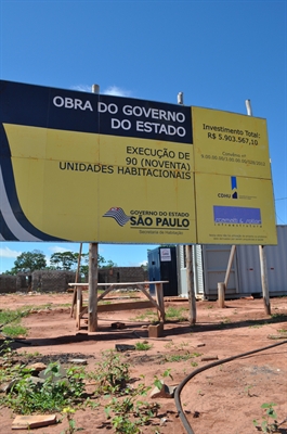 Casas do CDHU em Parisi voltam a ser construídas dentro de 15 dias, diz prefeito