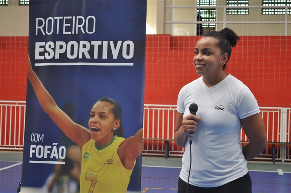 Fofão esteve no Ginásio de Esportes “Mário Covas” e conversou com alunos das escolas (Foto: Gabriele Reginaldo/A Cidade)