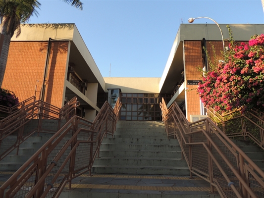 Acusado de incendiar e matar mulher é julgado hoje