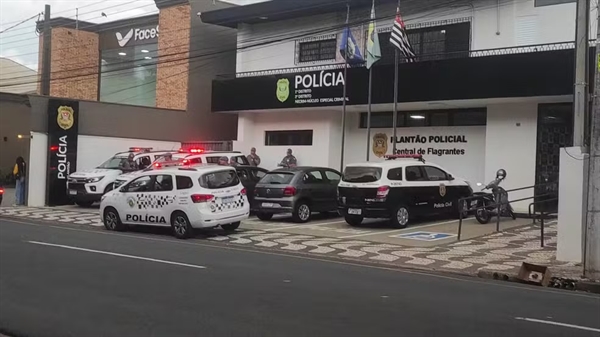 Ladrão furtou peças de roupas da conhecida loja “Torra Torra”, no centro de Votuporanga, mas acabou preso em flagrante (Foto: Divulgação)