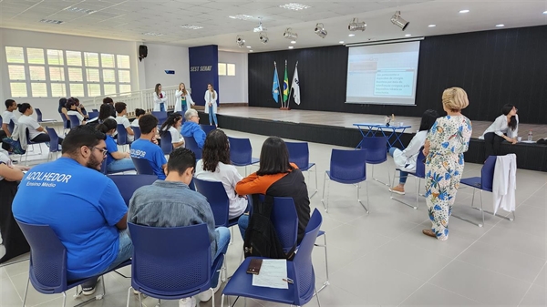 Estudantes participaram de atividades individuais e em grupo; assuntos foram trabalhados também com profissionais (Foto: Prefeitura de Votuporang)