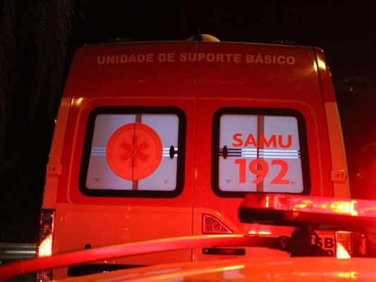 O rapaz foi socorrido pela equipe do SAMU e encaminhado para a Santa Casa local (Foto: Divulgação)