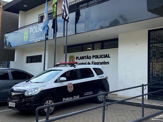 Ao realizarem a abordagem na rodovia, os policiais localizaram diversas máquinas de cartão de crédito  Foto: Divulgação