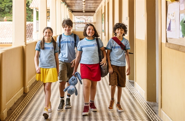 O quarteto formado por Mônica (Giulia Benite), Cebolinha (Kevin Vechiatto), Magali (Laura Rauseo) e Cascão (Gabriel Moreira) (Foto: Divulgação)