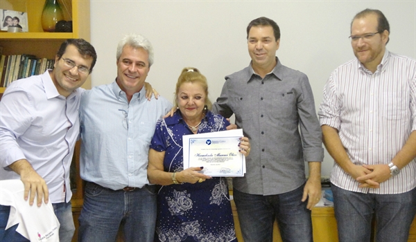 O motivo da homenagem foi o trabalho que Hermelinda vem realizando há anos junto com a Associação em prol dos pacientes que passam pela Diálise