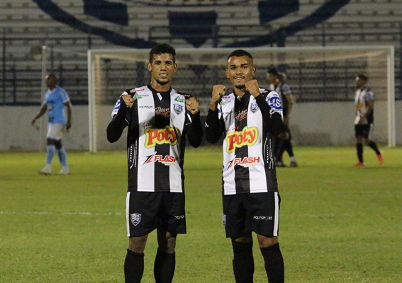 O presidente Caskinha afirmou que agora o clube opta por atletas mais novos (Foto: Rafael Bento/CAV)