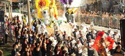 Raça Alvinegra estreia no Carnaval com primeiro lugar