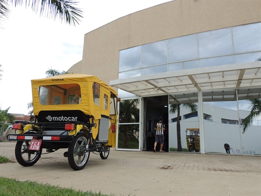 Vereadores aprovam projeto que regulariza tuk-tuk como mototáxi 