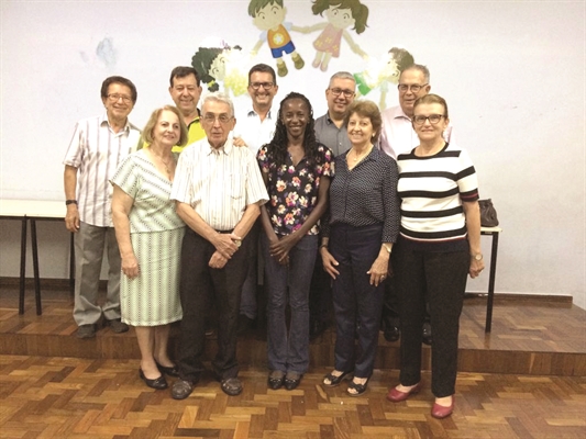 A nova presidente Eliete e sua diretoria no ato de posse no Centro Social de Votuporanga (Foto: Divulgação)