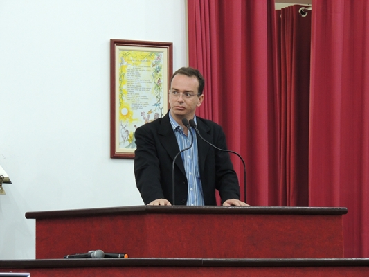 Vereador Douglas Lisboa vê projetos inconstitucionais como ‘ações politiqueiras’