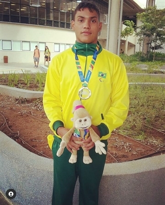 Érik Bailon de Souza Oliveira quando conquistou seis medalhas nos Jogos Parapan-Americanos, em São Paulo (Foto: Arquivo pessoal)