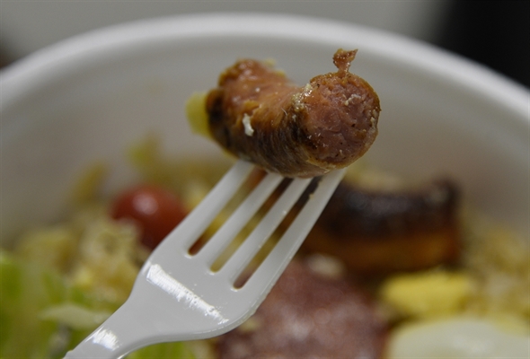 Com a lei, fica vedada a oferta de produtos de origem animal do tipo embutidos no cardápio (Foto: Reprodução)