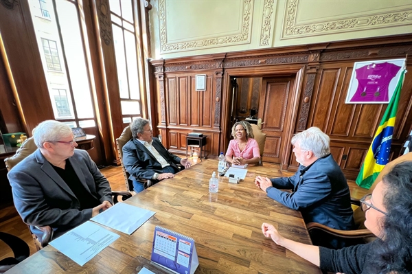 Carlão, Seba e Xaninho se reuniram com a secretária de Esportes do Estado de São Paulo, coronel Helena Reis para renovar o projeto (Foto: Assessoria)