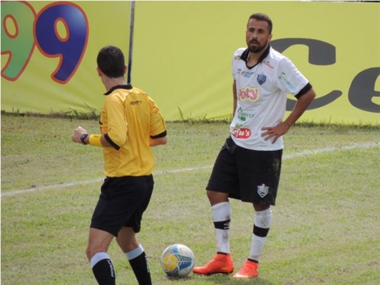 Romarinho mais uma vez figura entre os titulares da equipe contra o São José, no Estádio Martins Pereira