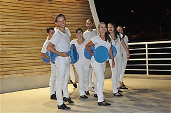 O evento reúne apresentações e atividades de formação gratuitas, com artistas, grupos e academias locais, além do grupo Campo Fictício, de São Paulo (Foto: Prefeitura de Votuporanga)