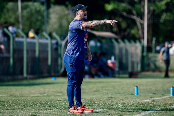 O treinador Henrique Castilho assumiu uma equipe da capital do Estado de Goiás  (Foto: Arquivo Pessoal)