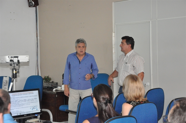 Secretário Miguel Maturana Filho e o vereador Osmair Ferrari, presidente da Câmara Municipal, durante audiência (Foto: Daniel Castro/A Cidade)