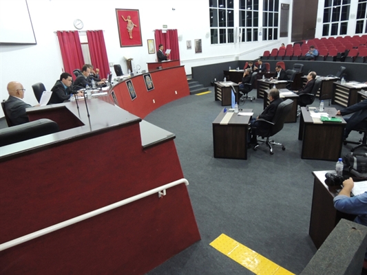 Projeto de reajuste salarial será votado amanhã
