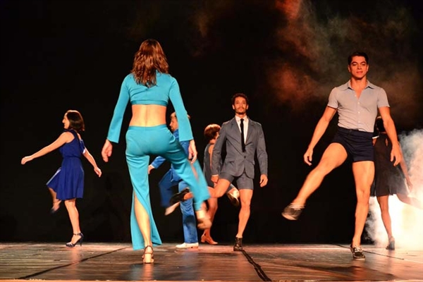 Apresentação de dança lota Centro de Convenções