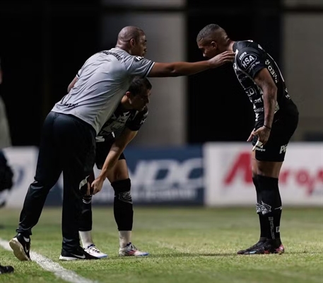 Time do técnico Marcus Viola está classificado para a segunda fase do Campeonato Paulista da Série A2 2026. Foto: @raphamarquesfoto