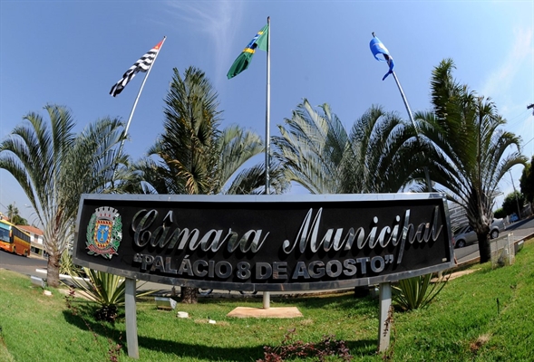 Quatro projetos estão na pauta de votação de amanhã