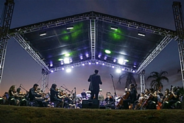 O repertório é composto por clássicos populares que marcaram época e ainda vivem na memória, encantando os ouvidos de todas as gerações (Foto:Prefeitura de Votuporanga)