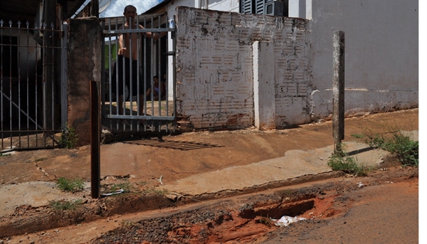 Moradores cobram melhorias nas ruas