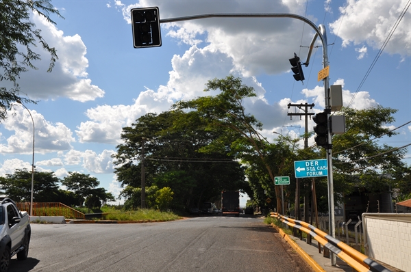 Os semáforos do cruzamento das Avenidas Nasser Marão e João Gonçalves Leite começam a funcionar nesta quarta-feira (Foto: Divulgação/Prefeitura de Votuporanga)