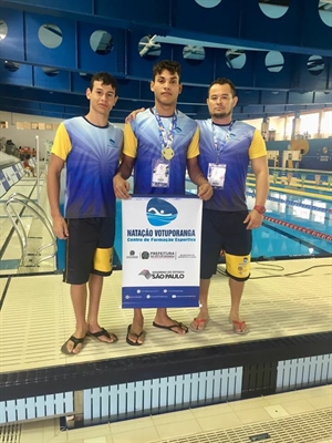 Keven, Érik e técnico Rowerton (Foto: Divulgação)