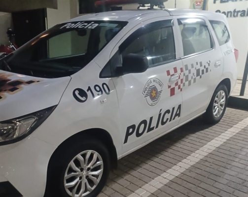 O agressor, um homem de 36 anos, estava presente no local e foi imediatamente abordado pelos policiais (Foto: Divulgação)