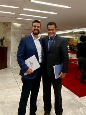 Leandro Vinícius, participou de uma audiência com o deputado estadual Jorge Wilson, o “Xerife do Consumidor” em busca de verbas (Foto: Assessoria)