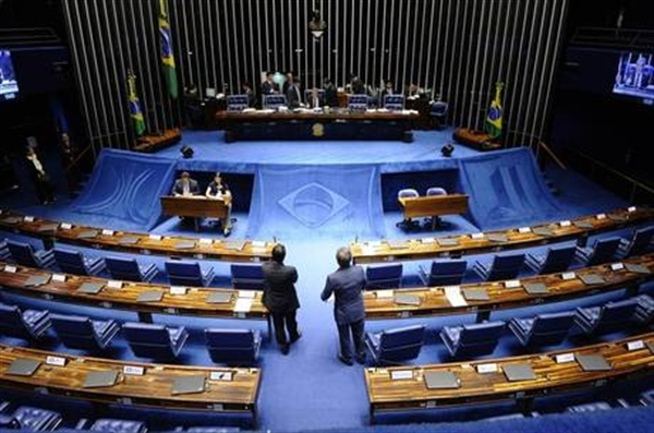 Senado afirma que não é obrigado a seguir decisão da Câmara sobre impeachment