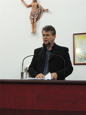 Carvalho frisou que após matéria, a construção foi retomada 