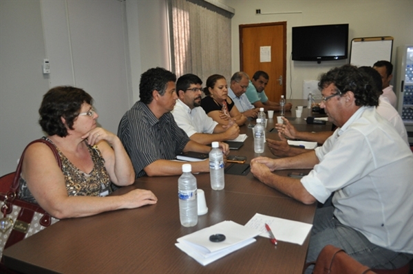 Reunião na Câmara define ações para a crotolária na cidade