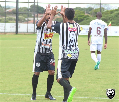 Além de vencer, a Votuporanguense precisa torcer para outros resultados na última rodada do Paulista da A2 (Foto: Rafael Nascimento/CAV)