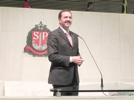 Deputado Itamar Borges no debate com os empresários da Lide, hoje, em Rio Preto (Foto: Assessoria)