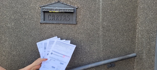 Contas e multas que deveriam ter chegado em janeiro foram entregues apenas anteontem.  Foto: A Cidade