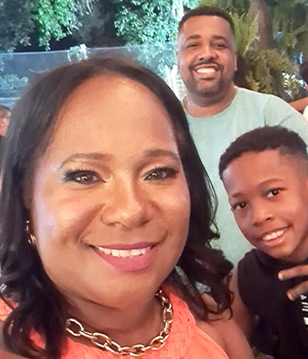 Leia com o esposo Edenilson e o filho Hyago: “formei minha família com dignidade”