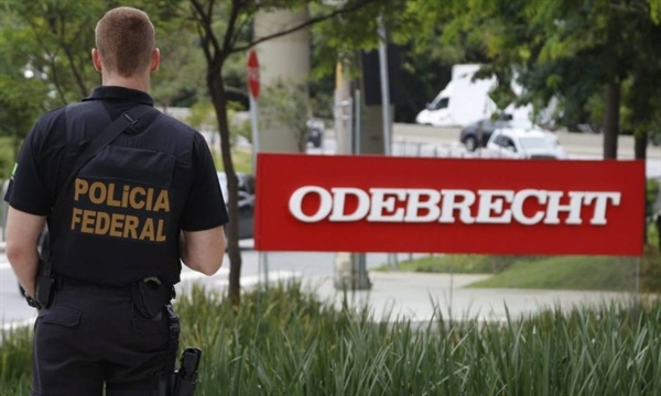 gentes da Lava-Jato fazem buscas na sede da Odebrecht em São Paulo - Edilson Dantas / Arquivo O Globo