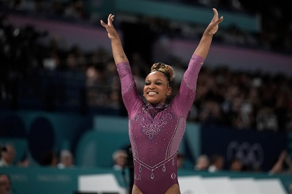 Essa é Rebeca Andrade, que atingiu esse status ao conquistar o ouro no solo da ginástica artística, nesta segunda-feira (5) (Foto: Alexandre Loureiro/COB)