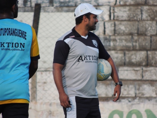 Marcelo Henrique quer a vitória, mas espera voltar pelo menos com um ponto de Taubaté 