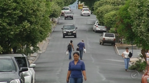 Moradores de Sebastianópolis do Sul votam em novo prefeito (Foto: Reprodução/TV TEM)