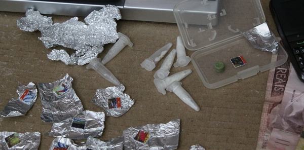 Polícia Civil realiza apreensões e prende seis na cidade