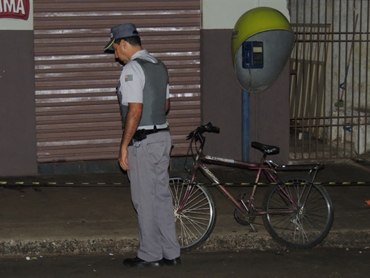 Pereira estava caído na calçada, perto de um bar e foi levado a Santa Casa pelo Samu