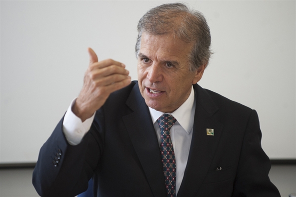 Edinho Araújo explica posicionamento do PMDB 