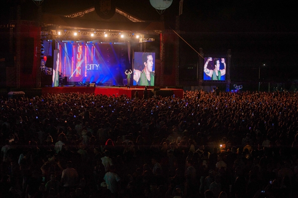 O recorde de público ficou por conta do cantor Luan Santana, que levou mais de 22 mil pessoas para a Expo Show Votuporanga (Foto: Expo Show/ David S Moita)