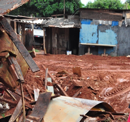Moradores reivindicam extinção da favela Matarazzo