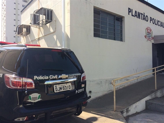 Foi dada voz de prisão aos jovens, que foram conduzidos para a Central de Flagrantes local (Foto: Aline Ruiz/A Cidade)