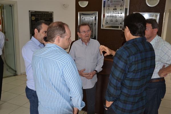 Prefeito em exercício visita Câmara Municipal